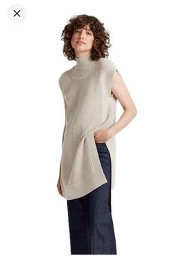 Club Monaco Cream Sleeveless Waffle Knit Turtleneck Vest